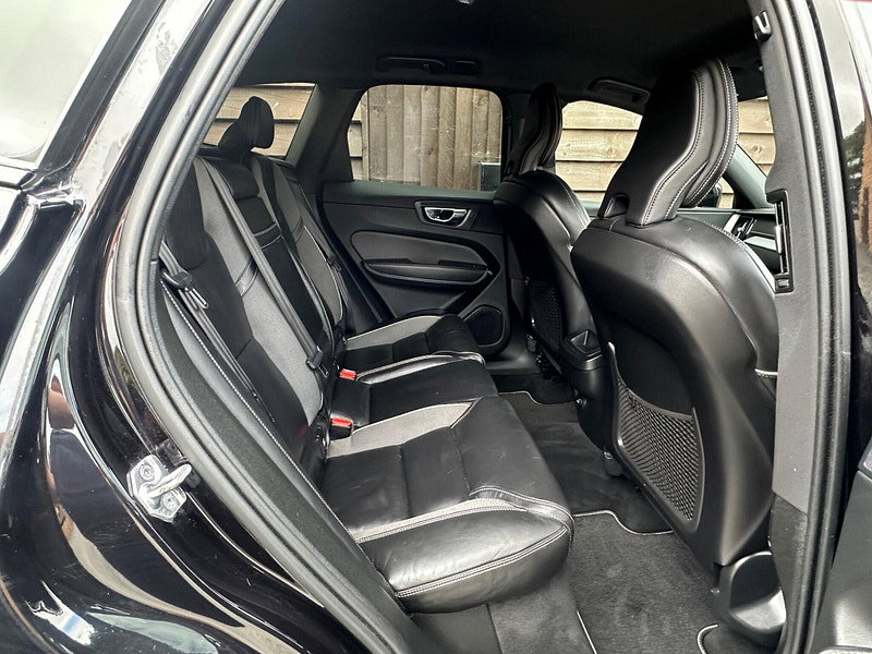 Volvo XC60 2.0 B5 MHEV R-Design Pro Auto AWD Euro 6 (s/s) 5dr 5dr Automatic 2026