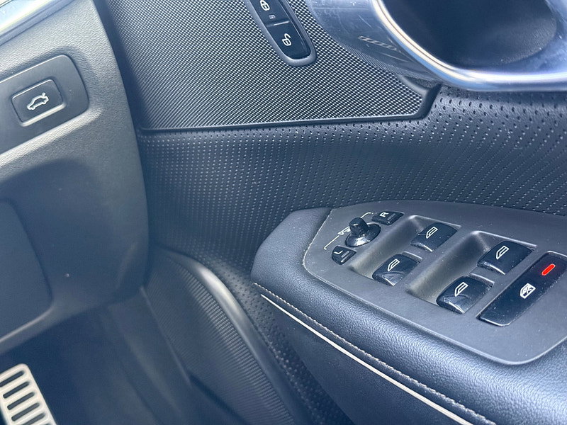 2018 Volvo S90 in Black, photo 27 of 40