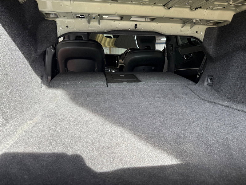 2018 Volvo S90 in Black, photo 36 of 40