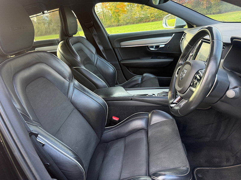 2018 Volvo S90 in Black, photo 14 of 40