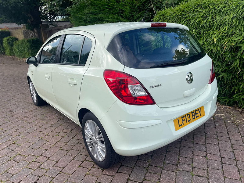 Vauxhall Corsa 1.2i ecoFLEX 16V SE Euro 5 (s/s) 5dr