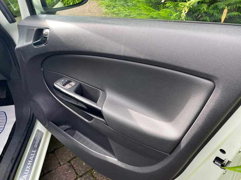 Vauxhall Corsa 1.2i ecoFLEX 16V SE Euro 5 (s/s) 5dr