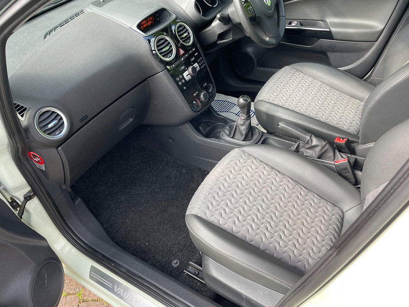 Vauxhall Corsa 1.2i ecoFLEX 16V SE Euro 5 (s/s) 5dr