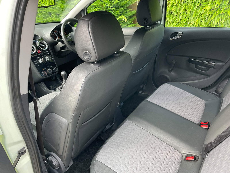 Vauxhall Corsa 1.2i ecoFLEX 16V SE Euro 5 (s/s) 5dr