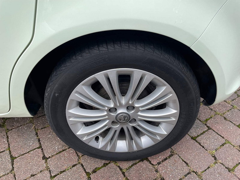 Vauxhall Corsa 1.2i ecoFLEX 16V SE Euro 5 (s/s) 5dr