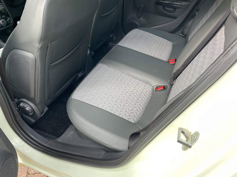 Vauxhall Corsa 1.2i ecoFLEX 16V SE Euro 5 (s/s) 5dr