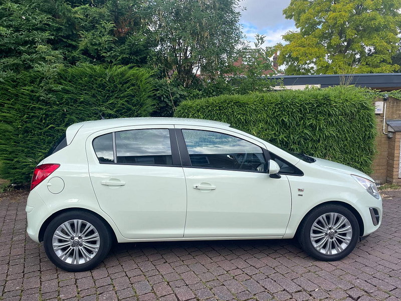 Vauxhall Corsa 1.2i ecoFLEX 16V SE Euro 5 (s/s) 5dr