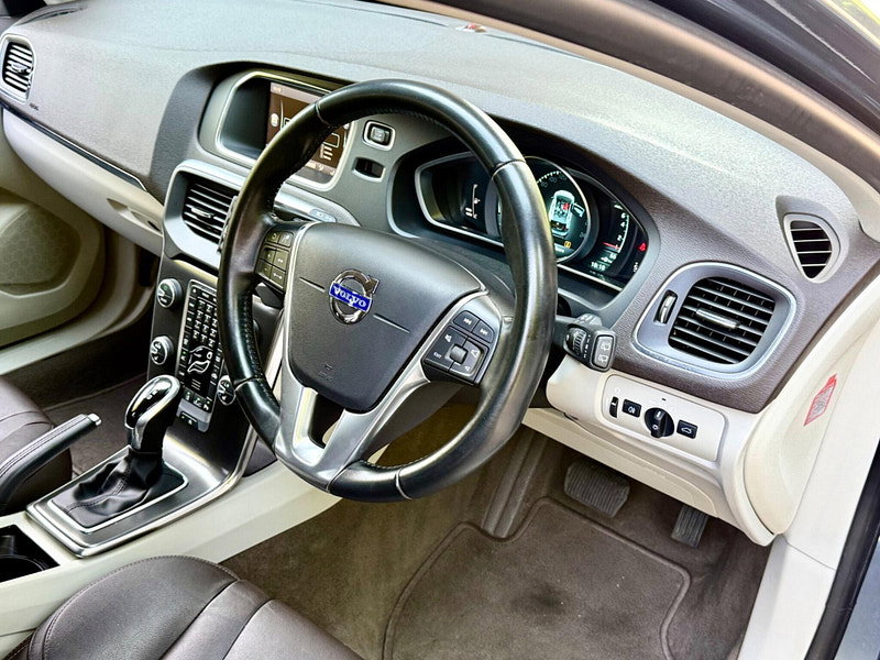 Volvo V40 