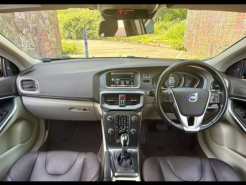 Volvo V40 