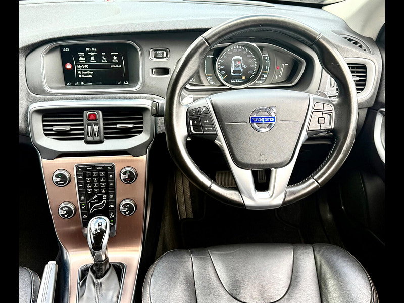 Volvo V40 Cross Country 2.0 T5 Lux Nav Auto AWD Euro 6 (s/s) 5dr