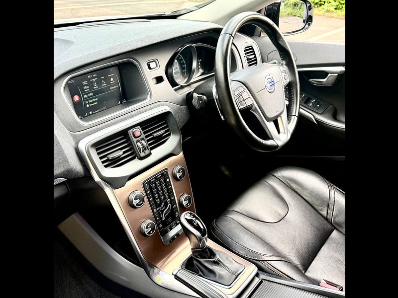 Volvo V40 Cross Country 2.0 T5 Lux Nav Auto AWD Euro 6 (s/s) 5dr