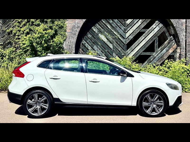 Volvo V40 Cross Country 2.0 T5 Lux Nav Auto AWD Euro 6 (s/s) 5dr