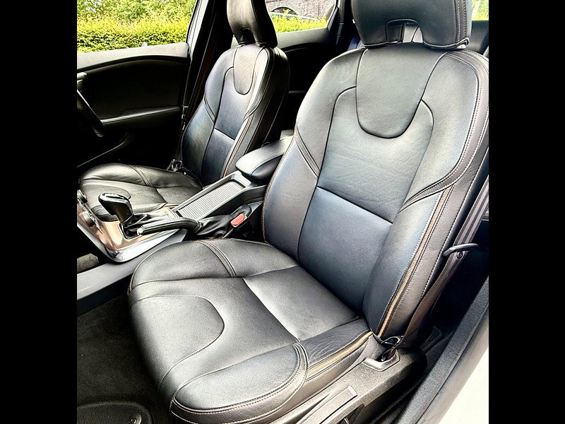 Volvo V40 Cross Country 2.0 T5 Lux Nav Auto AWD Euro 6 (s/s) 5dr