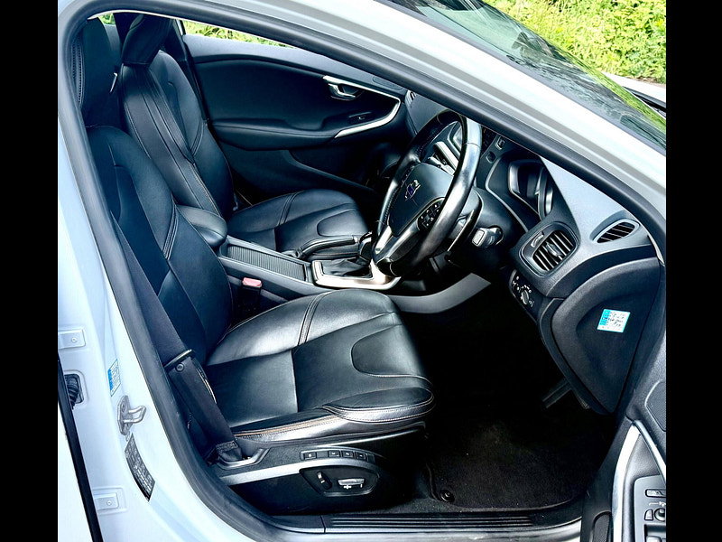 Volvo V40 Cross Country 2.0 T5 Lux Nav Auto AWD Euro 6 (s/s) 5dr