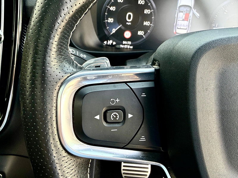 Volvo XC40 2.0 D4 R-Design Auto AWD Euro 6 (s/s) 5dr