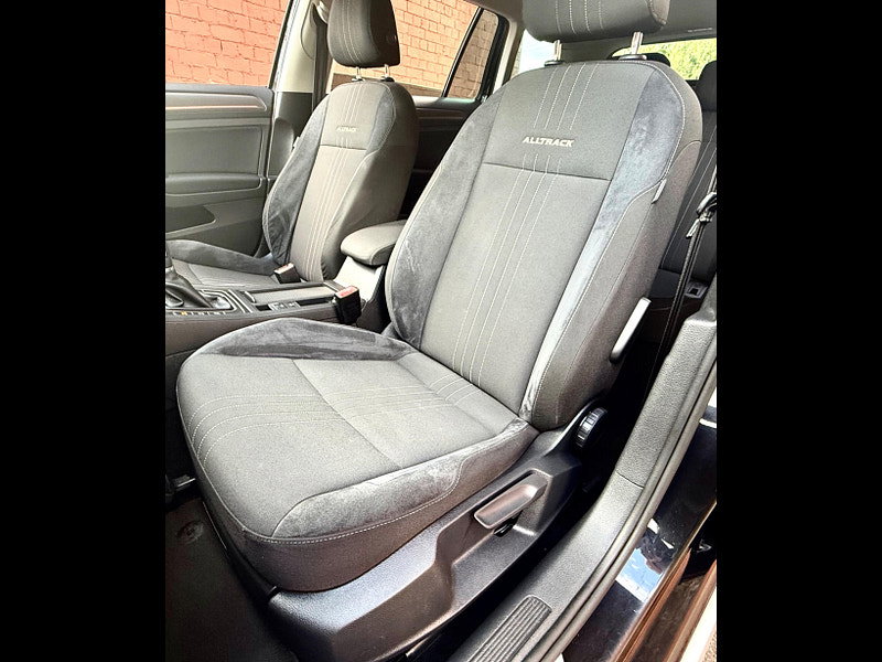 Volkswagen Golf 1.8 Petrol Blue-M Alltrack DSG 4MOTION