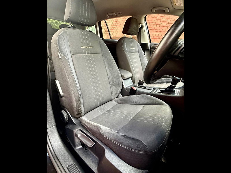 Volkswagen Golf 1.8 Petrol Blue-M Alltrack DSG 4MOTION
