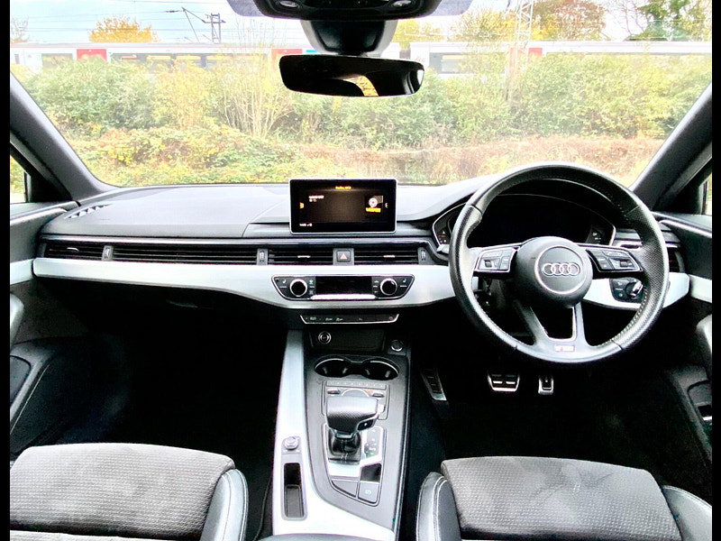Audi A4 Avant 2.0 TDI ultra S line S Tronic Euro 6 (s/s) 5dr