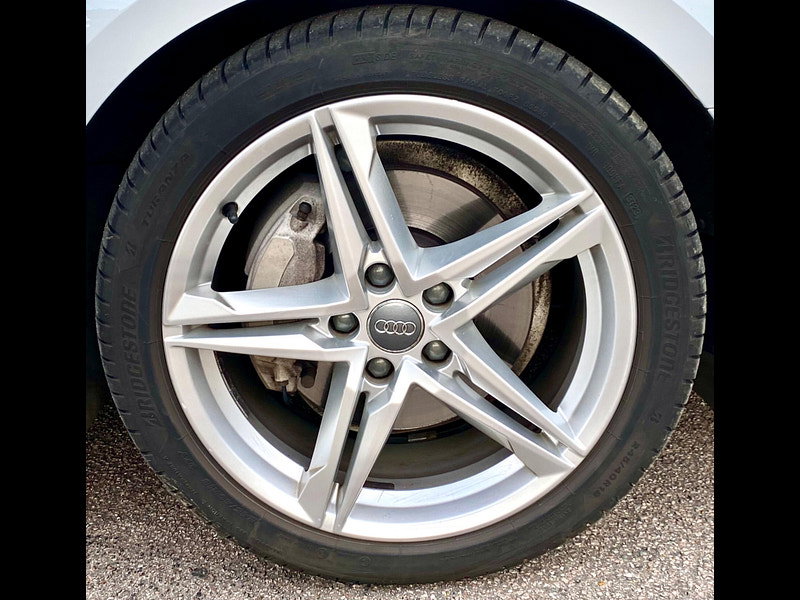 Audi A4 Avant 2.0 TDI ultra S line S Tronic Euro 6 (s/s) 5dr