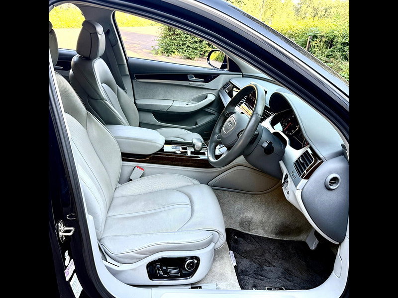 Audi A8 4.2 FSI V8 SE Tiptronic quattro 4dr