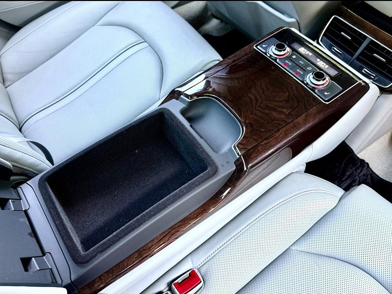 Audi A8 4.2 FSI V8 SE Tiptronic quattro 4dr