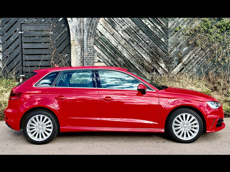 Audi A3 1.4 TFSI e-tron Sportback e-S Tronic Euro 6 5dr 8.8kWh
