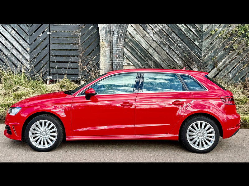 Audi A3 1.4 TFSI e-tron Sportback e-S Tronic Euro 6 5dr 8.8kWh