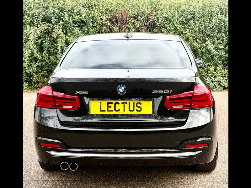 BMW 3 Series 2.0 320i Luxury Auto (s/s) 4dr