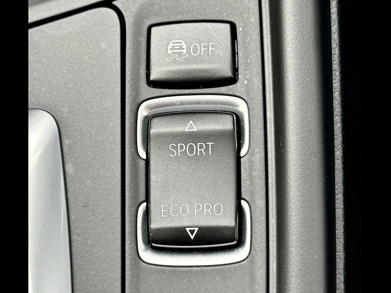 BMW 3 Series 2.0 320i Luxury Auto (s/s) 4dr