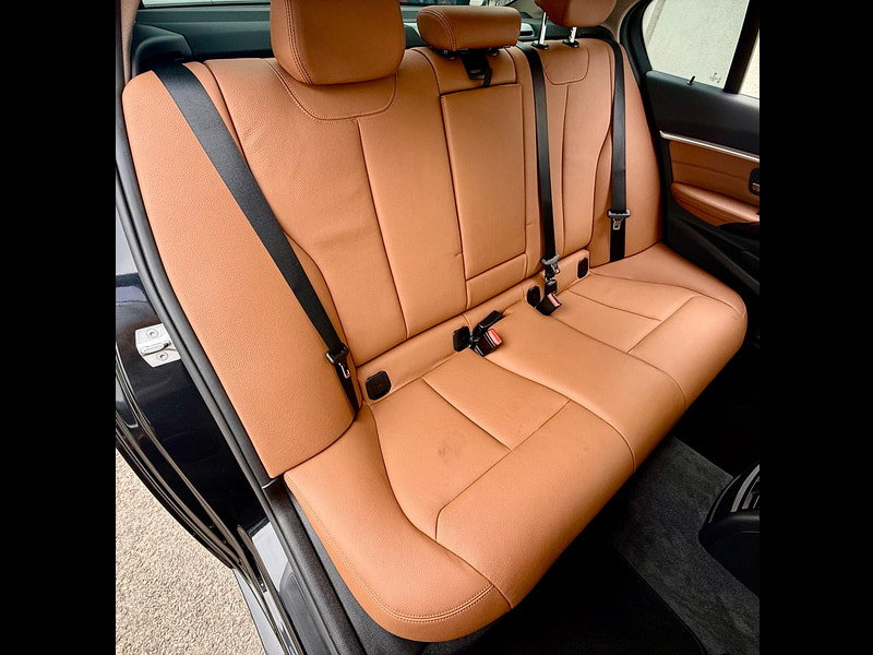BMW 3 Series 2.0 320i Luxury Auto (s/s) 4dr