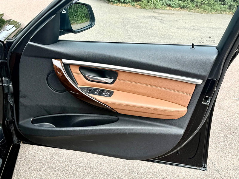 BMW 3 Series 2.0 320i Luxury Auto (s/s) 4dr