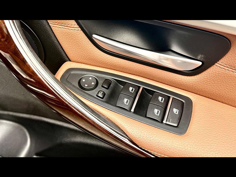 BMW 3 Series 2.0 320i Luxury Auto (s/s) 4dr