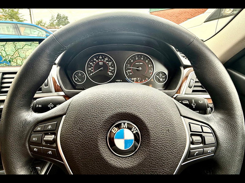 BMW 3 Series 2.0 320i Luxury Auto (s/s) 4dr