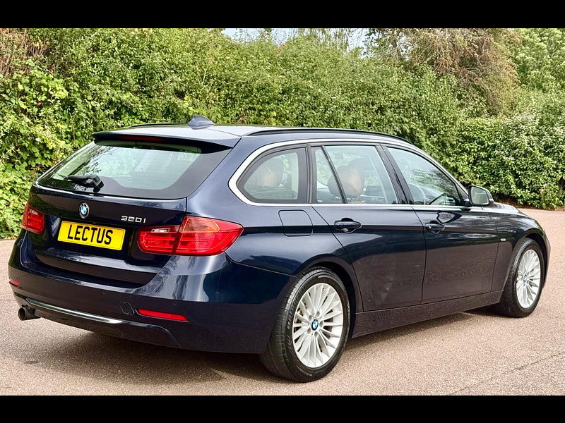 BMW 3 Series 2.0 320i Luxury Touring Auto Euro 6 5dr