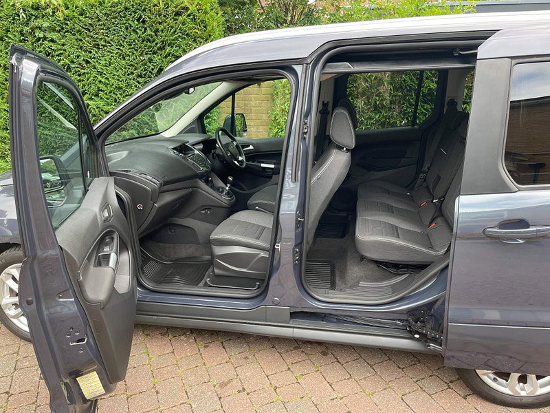 Ford Tourneo Connect 1.6 TDCi Titanium Euro 5 5dr