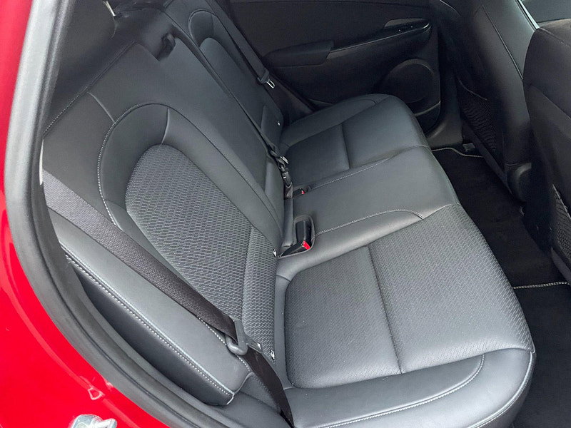 Hyundai Kona 64kWh Premium SE Auto 5dr (7kW Charger)