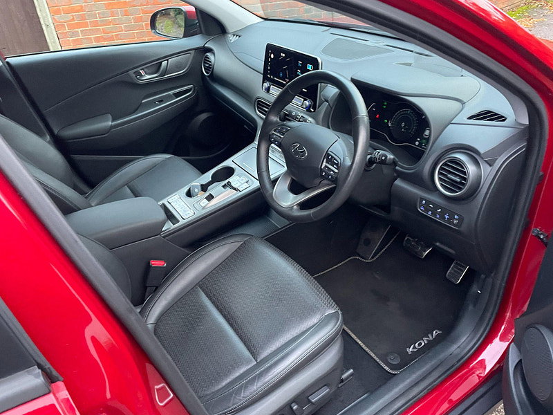 Hyundai Kona 64kWh Premium SE Auto 5dr (7kW Charger)