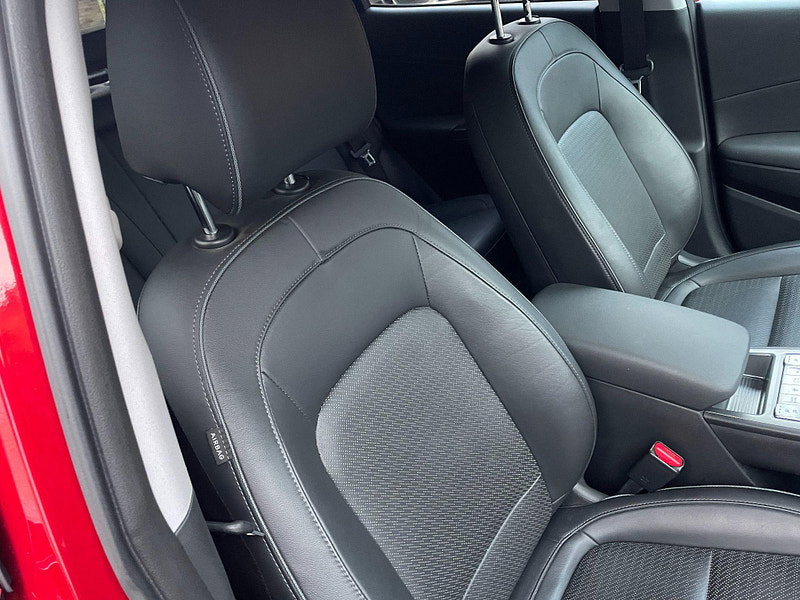 Hyundai Kona 64kWh Premium SE Auto 5dr (7kW Charger)