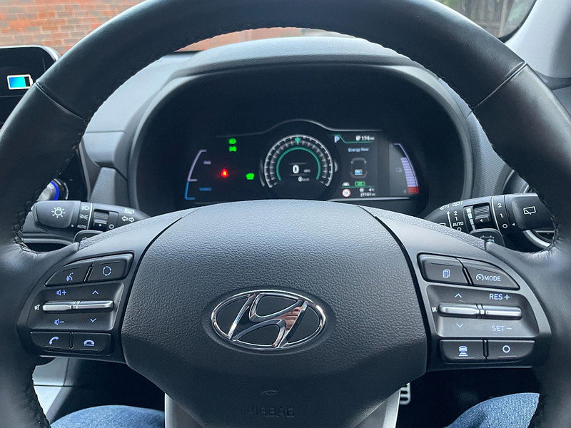 Hyundai Kona 64kWh Premium SE Auto 5dr (7kW Charger)