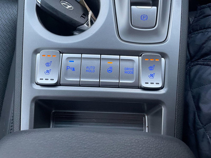 Hyundai Kona 64kWh Premium SE Auto 5dr (7kW Charger)