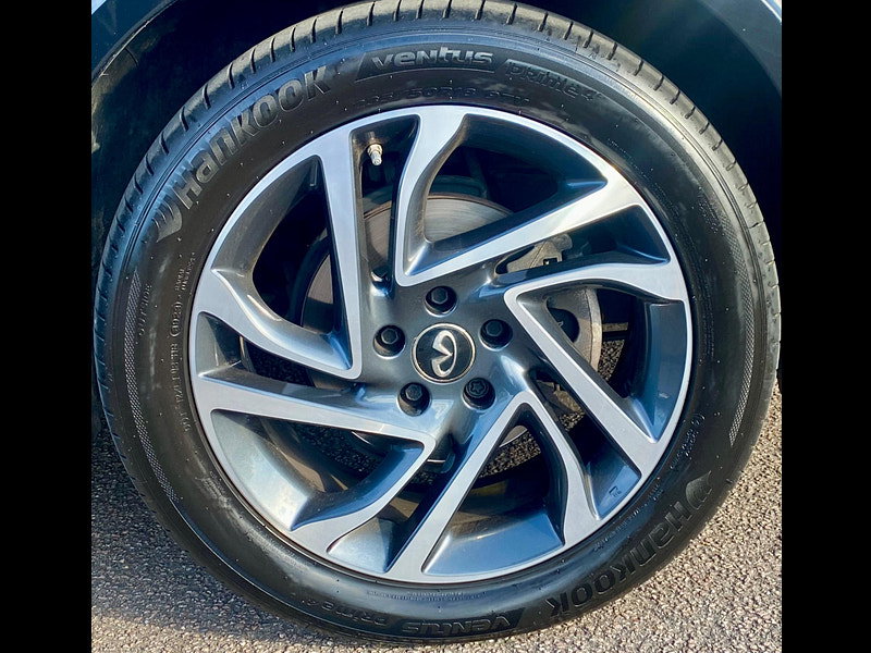 Infiniti Q30 1.6T City Black Euro 6 (s/s) 5dr