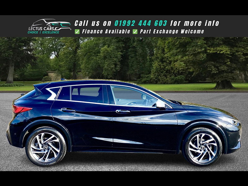 Infiniti Q30 1.6T City Black Euro 6 (s/s) 5dr