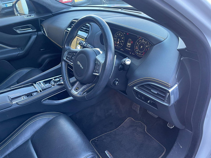 Jaguar F-PACE 2.0 P300 300 Sport Auto AWD Euro 6 (s/s) 5dr