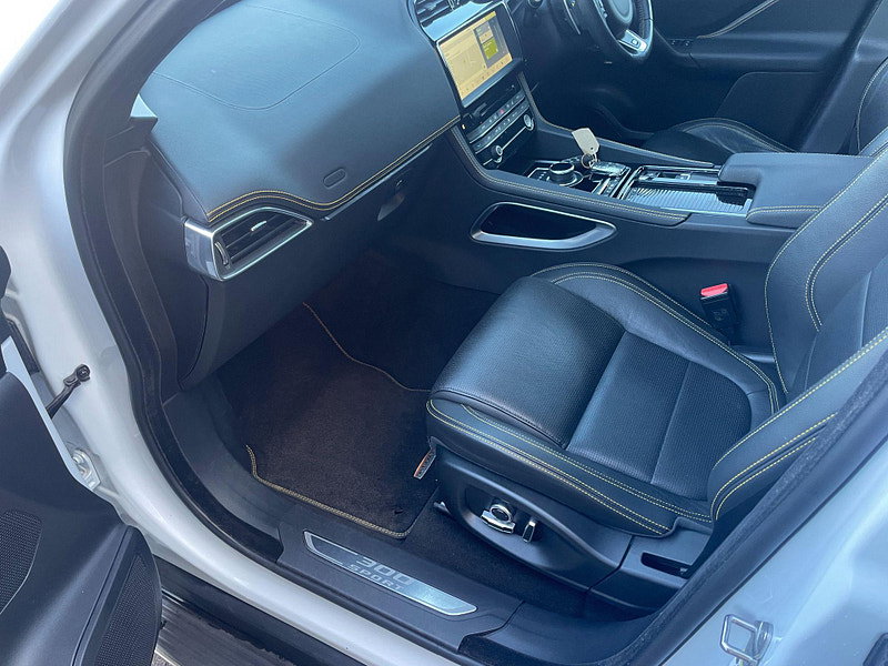 Jaguar F-PACE 2.0 P300 300 Sport Auto AWD Euro 6 (s/s) 5dr