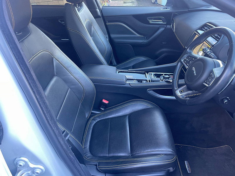 Jaguar F-PACE 2.0 P300 300 Sport Auto AWD Euro 6 (s/s) 5dr