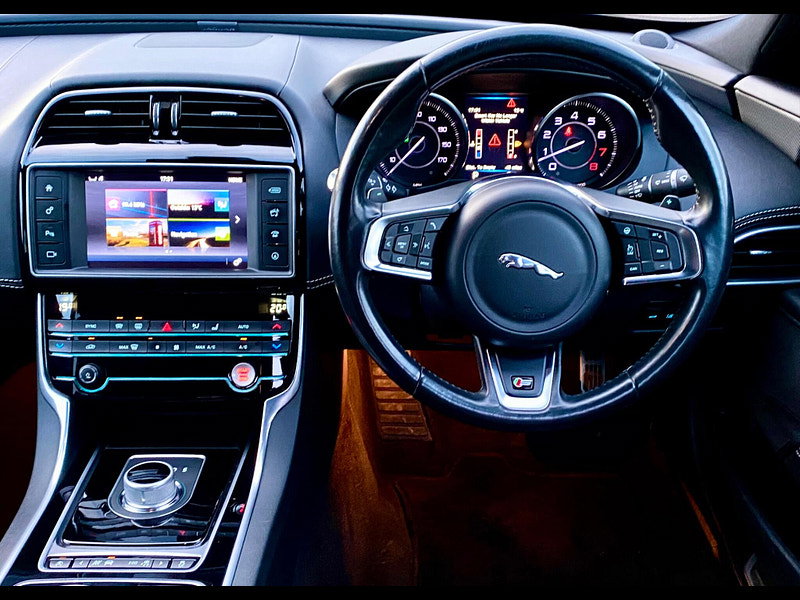 Jaguar XE 3.0 V6 S Auto Euro 6 (s/s) 4dr
