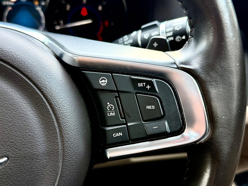 Jaguar XF 2.0d Prestige Sportbrake Auto AWD Euro 6 (s/s) 5dr