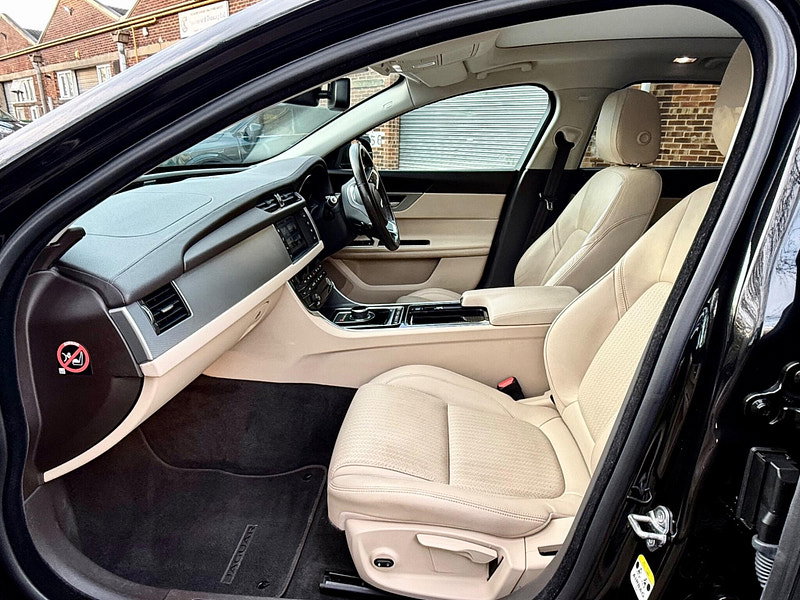 Jaguar XF 2.0d Prestige Sportbrake Auto AWD Euro 6 (s/s) 5dr