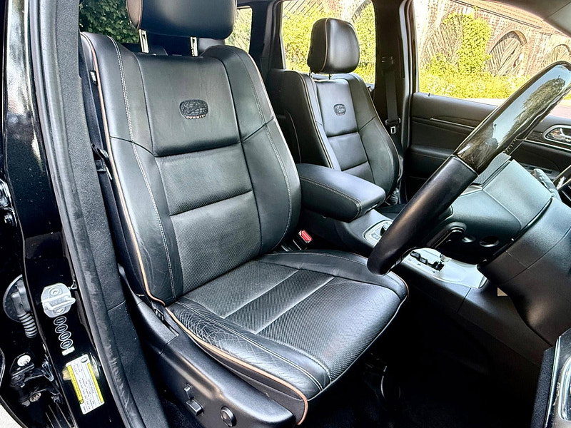 Jeep Grand Cherokee 5.7 OVERLAND SUMMIT SUV Petrol Auto 4WD