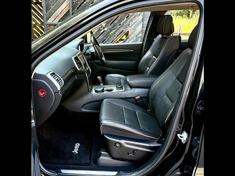 Jeep Grand Cherokee 5.7 OVERLAND SUMMIT SUV Petrol Auto 4WD
